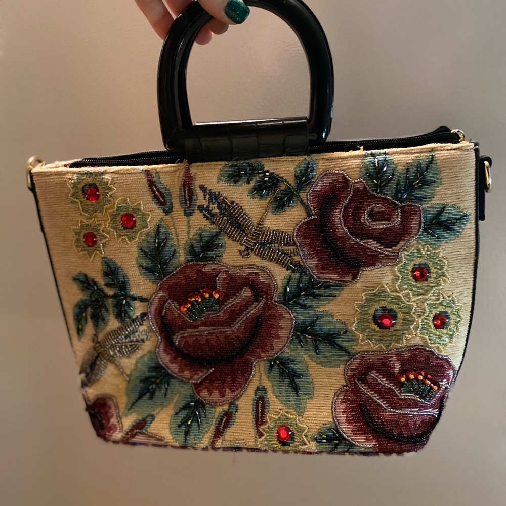 Floral Embroidered Bag with wooden handle